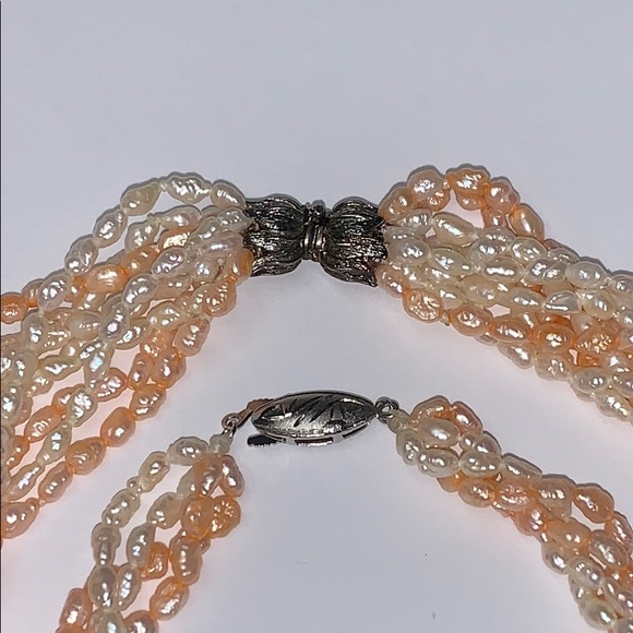 Elegant Pearl Necklace Set - Picture 3 of 3